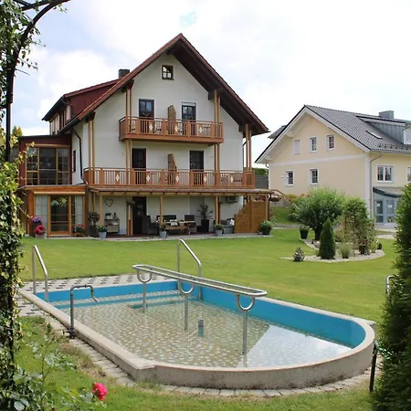Gaestehaus Sporrer Hotel Neualbenreuth