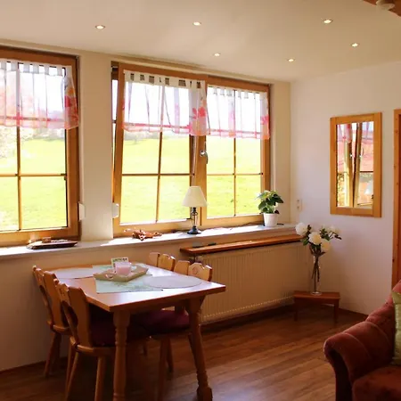 Gaestehaus Sporrer מלון 4*